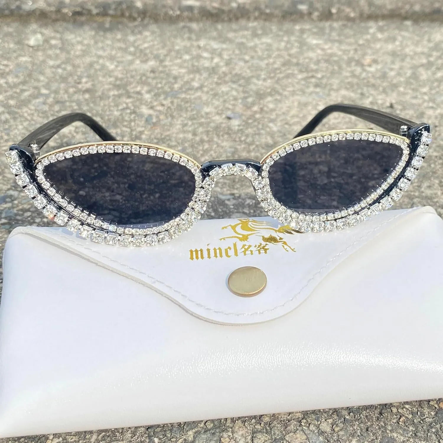 Fashion bling Rhinestone Cat Eye Sunglasses for Women Retro Narrow Cat-eye Diamond Sun Glasses Vintage Style Tinted Lens
