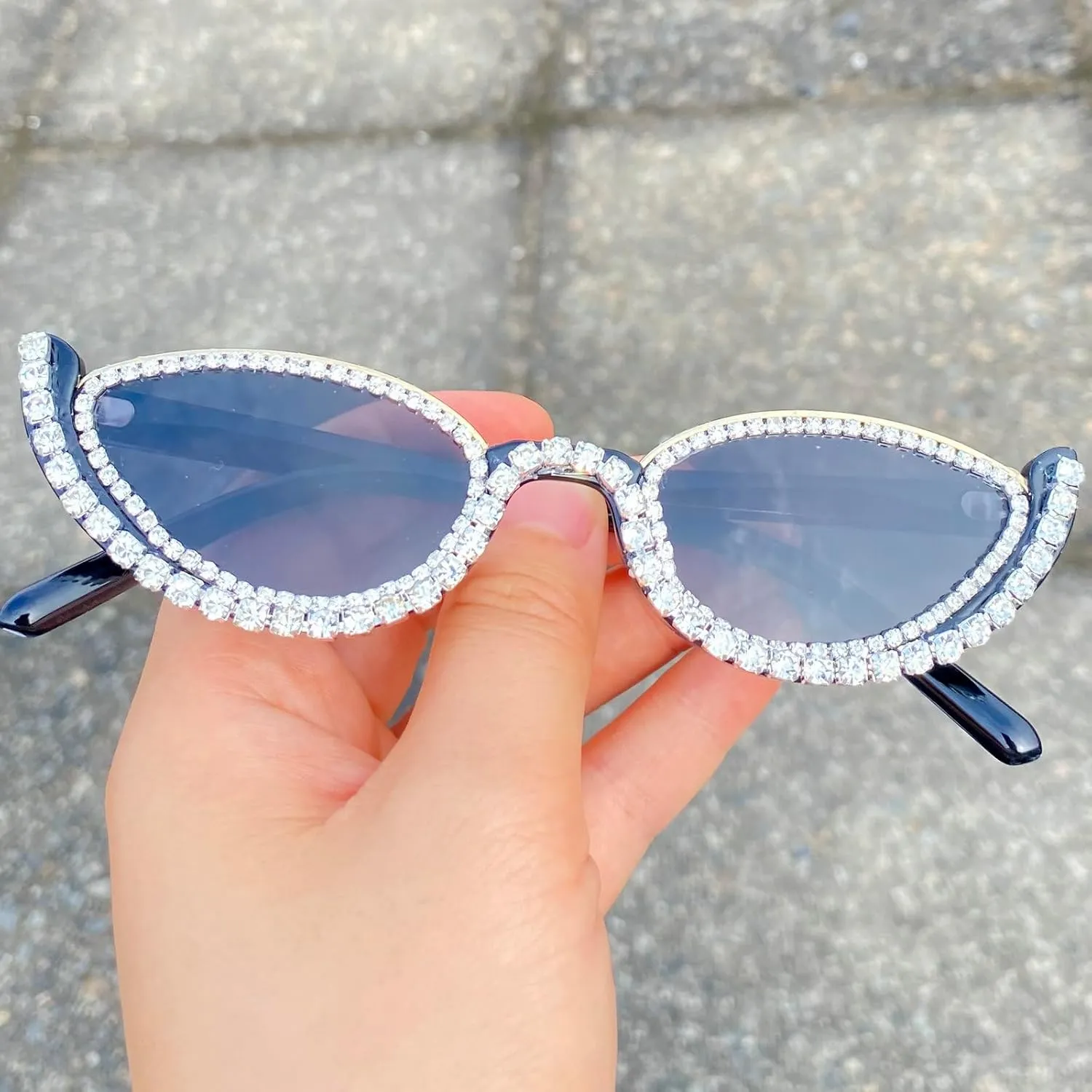 Fashion bling Rhinestone Cat Eye Sunglasses for Women Retro Narrow Cat-eye Diamond Sun Glasses Vintage Style Tinted Lens