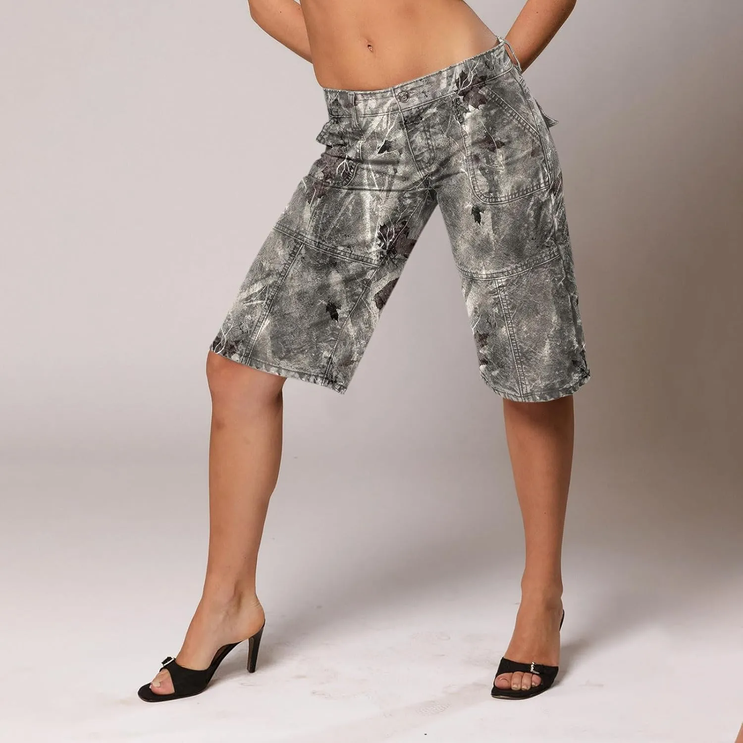 Women Camo Shorts Y2K Maple-Leaf Baggy Jorts Casual Long Jean Shorts Bermuda Shorts with Pocket Hiking Shorts